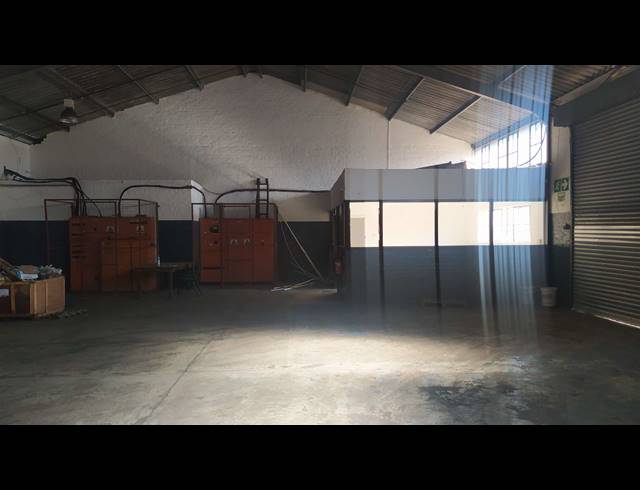 1,381M² WAREHOUSE TO LET IN EPPING INDUSTRIAL